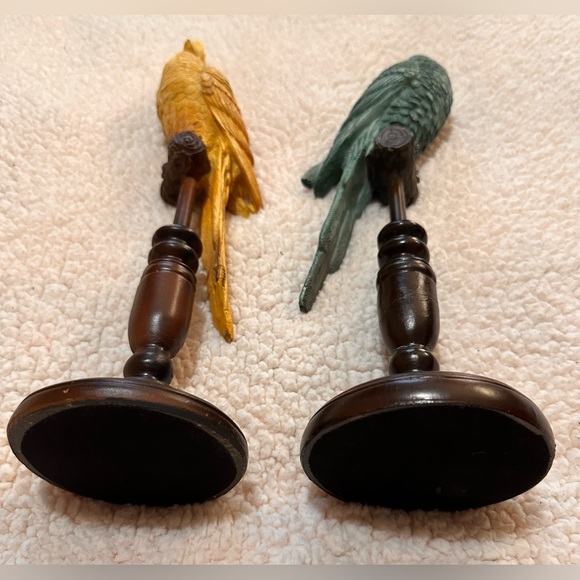 Resin birds teal parrot and yellow cockatiel on wooden roosts with felt base - Picture 10 of 16